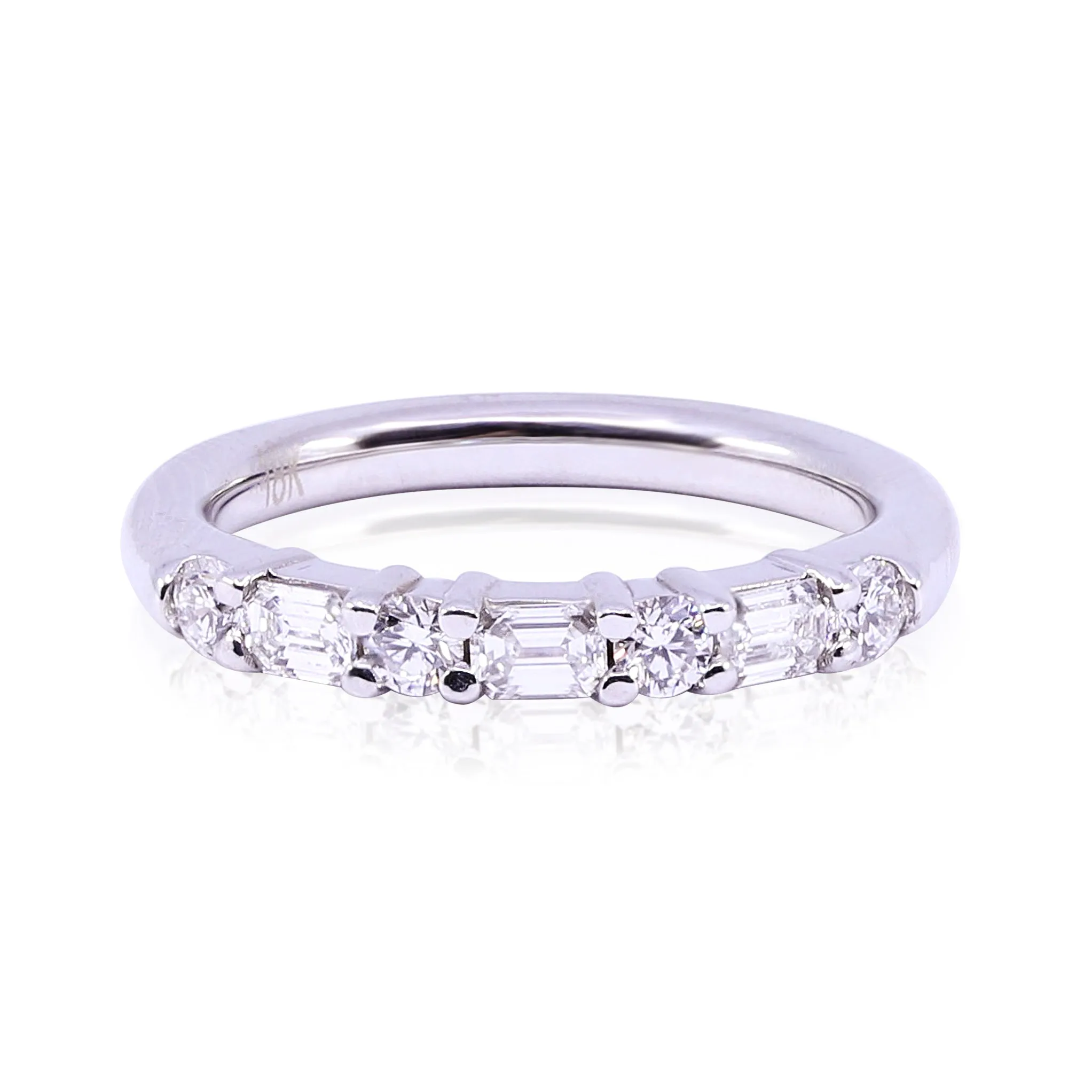 18K WHITE GOLD ROUND AND EMERALD-CUT DIAMOND BAND