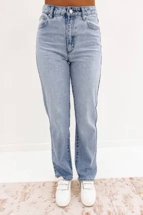 A 94 High Straight Jean Joanne Light Vintage Blue